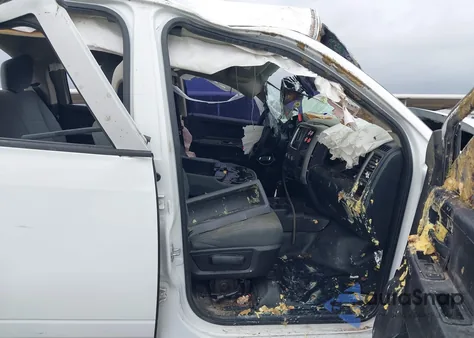 2016 Ram 2500 Tradesman из США, поврежденный, VIN 3C6UR5CL7GG157998